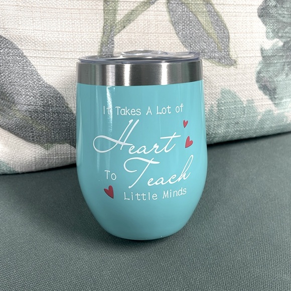 BNWT IT TAKES A LOT OF HEART TO TEACH LITTLE MINDS STAINLESS STEEL INSULATED CUP - Picture 1 of 4